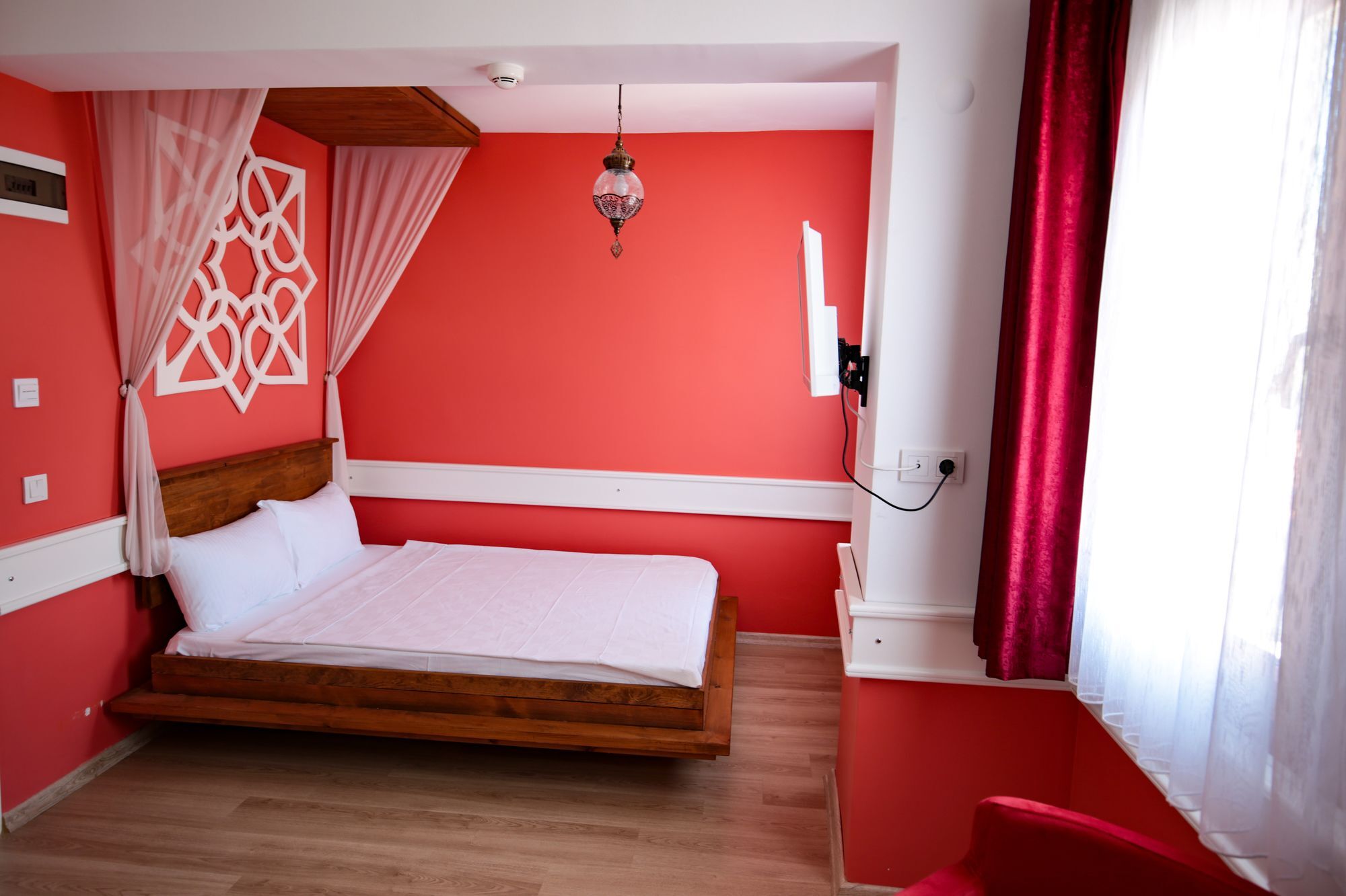 Menendi Otel Foça Bagian luar foto