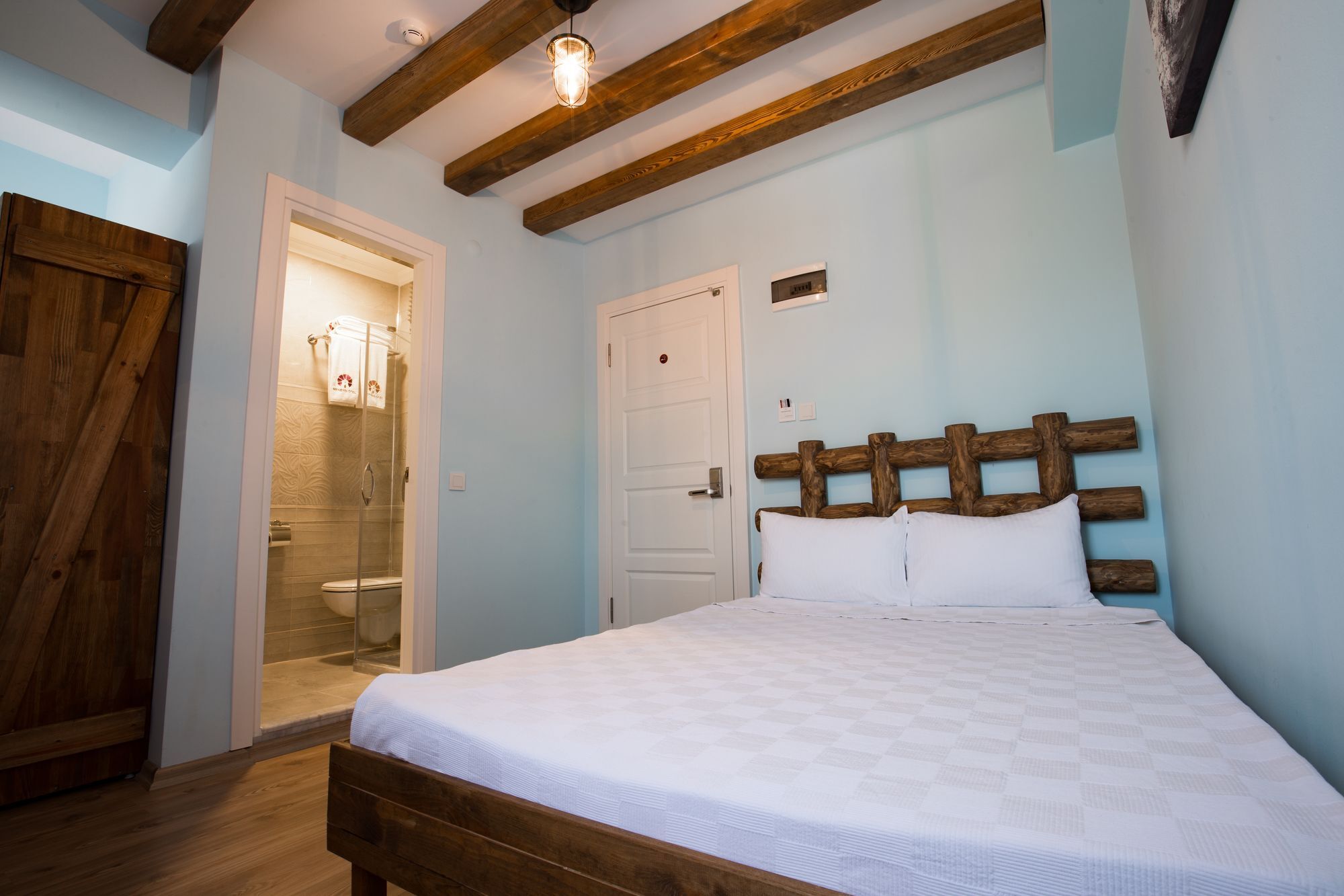 Menendi Otel Foça Bagian luar foto
