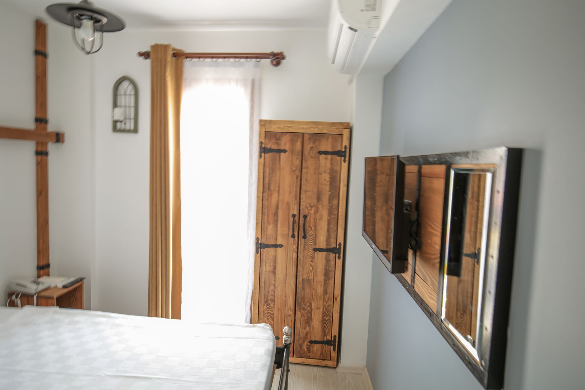 Menendi Otel Foça Bagian luar foto