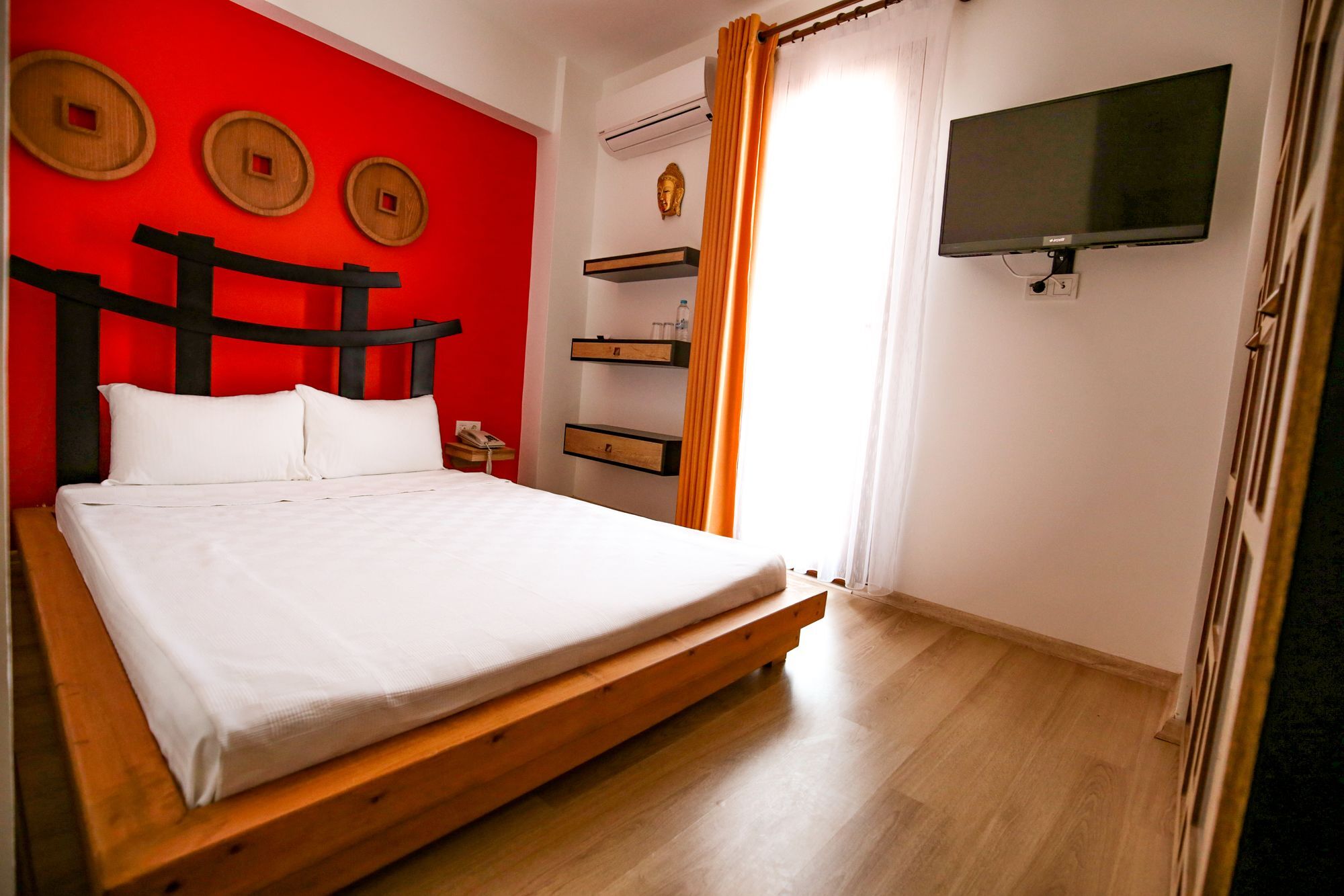 Menendi Otel Foça Bagian luar foto