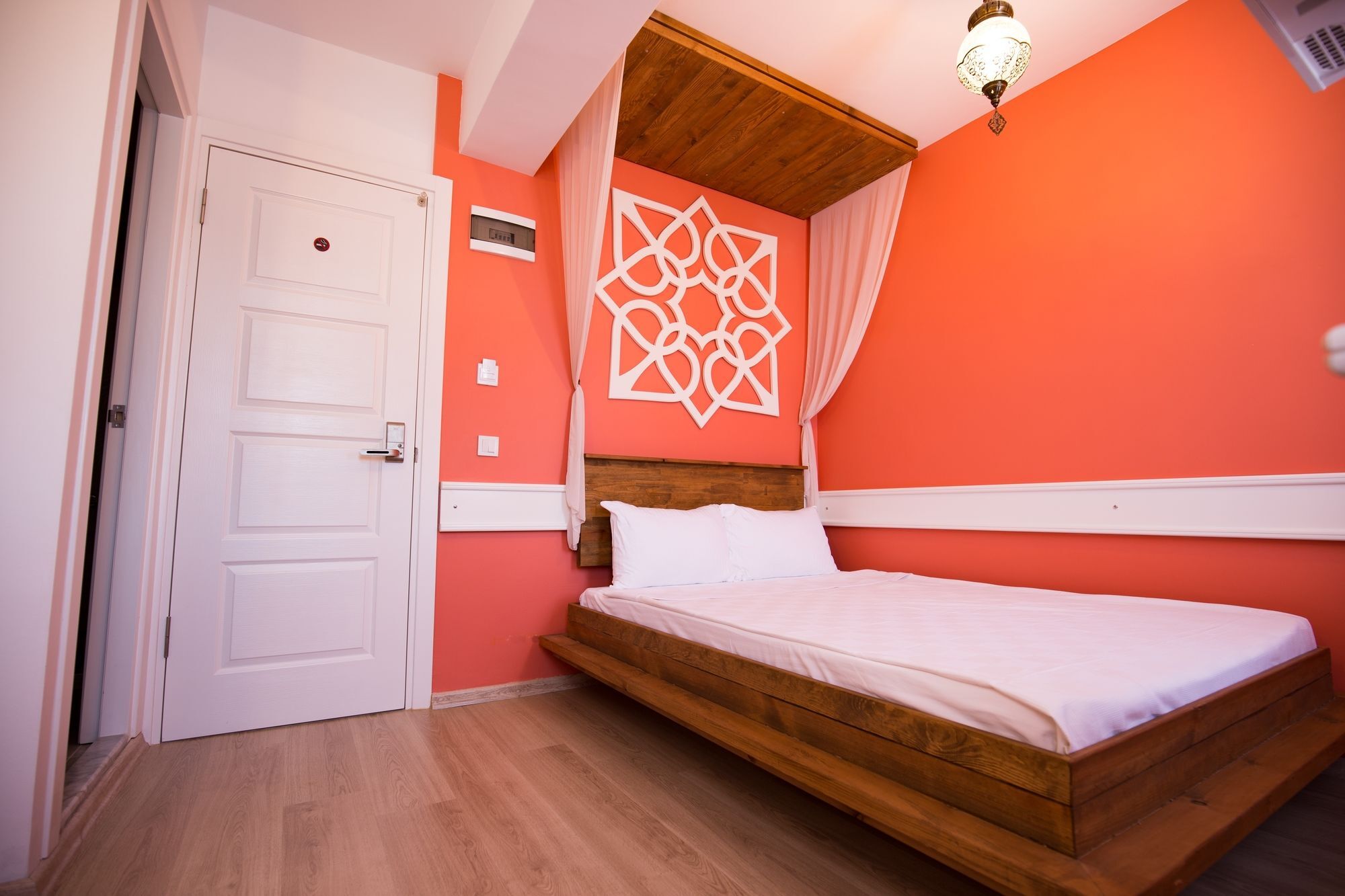Menendi Otel Foça Bagian luar foto