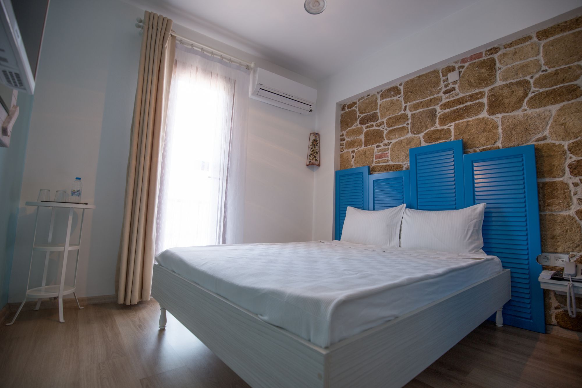 Menendi Otel Foça Bagian luar foto